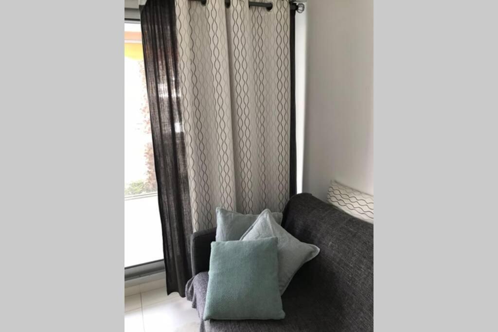 app Le Rocazur avec piscine et parking en bord de mer à 500M du centre ville Menton Exterior foto