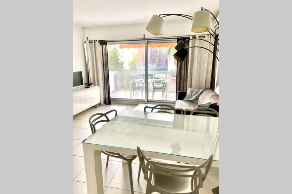 app Le Rocazur avec piscine et parking en bord de mer à 500M du centre ville Menton Exterior foto